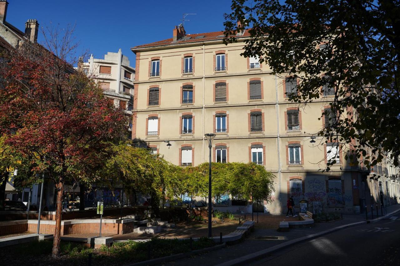 Studio Plein Centre, Calme, Parking Inclus, Piscine Et Gardien Grenoble Luaran gambar