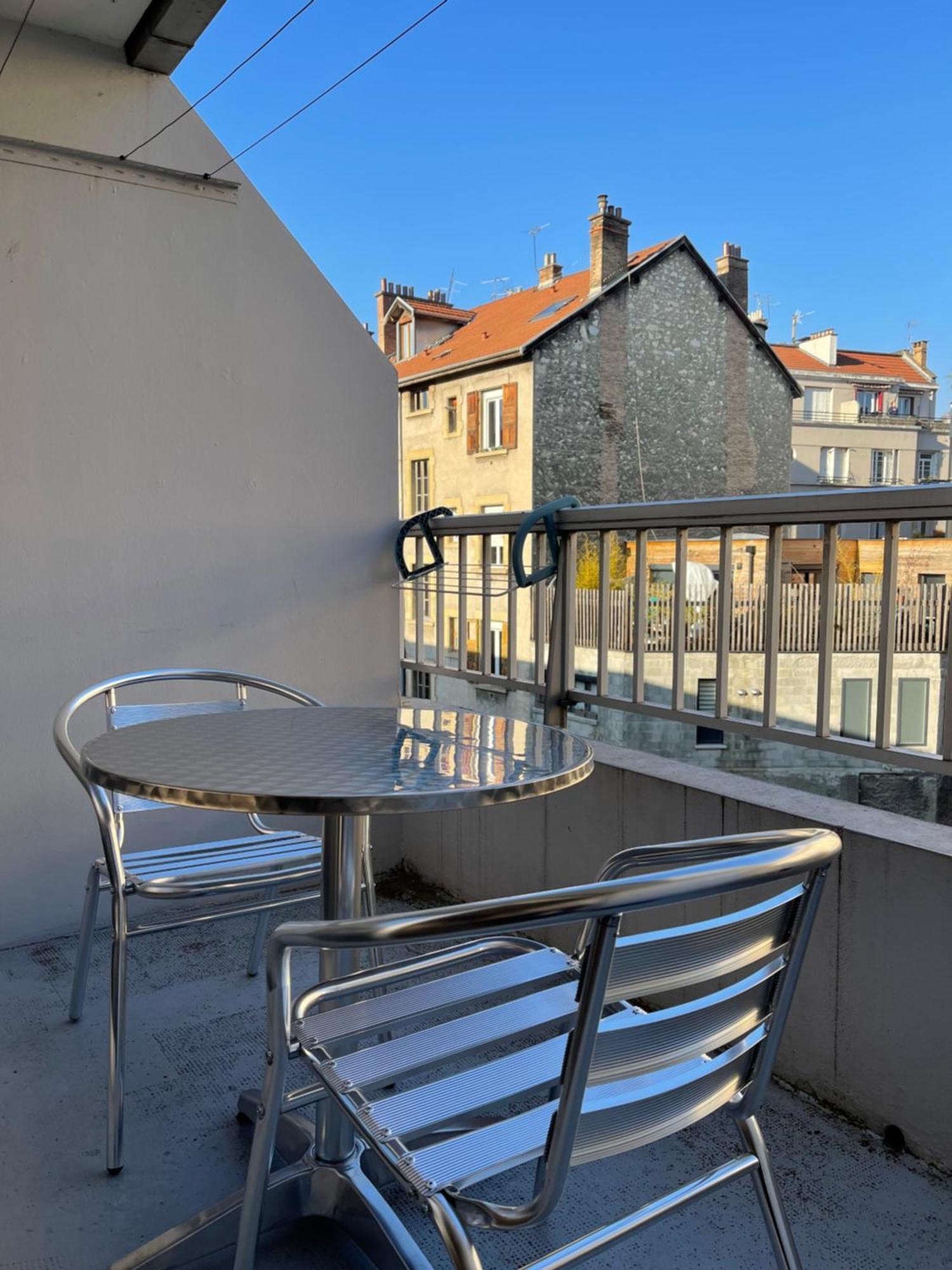 Studio Plein Centre, Calme, Parking Inclus, Piscine Et Gardien Grenoble Luaran gambar