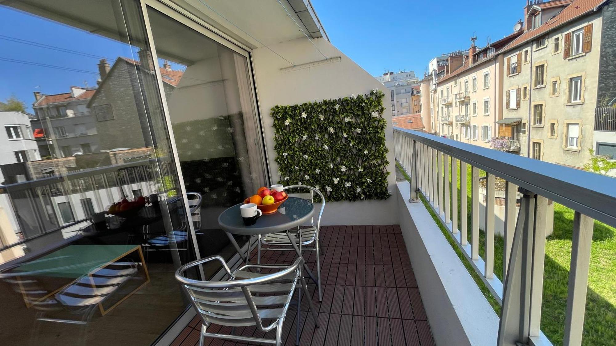 Studio Plein Centre, Calme, Parking Inclus, Piscine Et Gardien Grenoble Luaran gambar